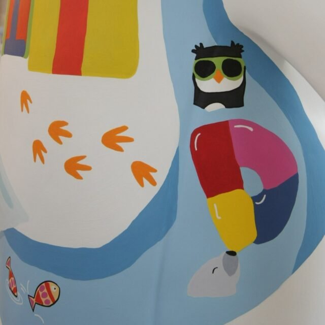 Clues clues clues to help you crack the secret penguin code!
Link in bio 🐧#waddleonsea #southendcityc #southendcity #southendpierrailway #leighonsea #HavensHospices #penguintrail #wildinart #southendpenguins #secretmessage #publicart #fundraising